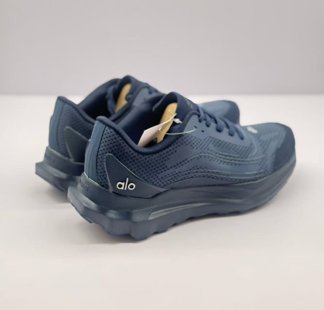 ALO running Dark blue shoes