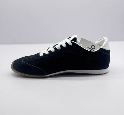 ALO All-black German training shoes