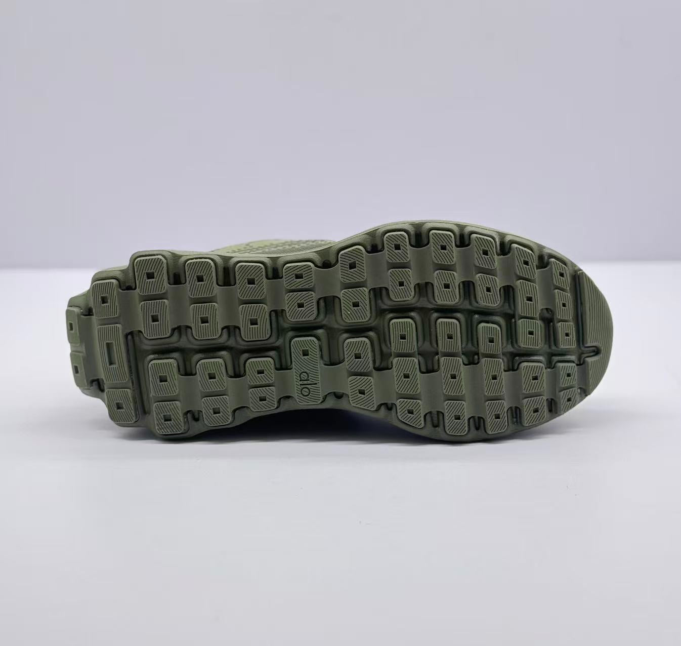 Alo Runner Shoes - Green Olive